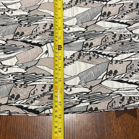 Ted Baker London Skirt. Black & white. Size 6 - Picture 10 of 12